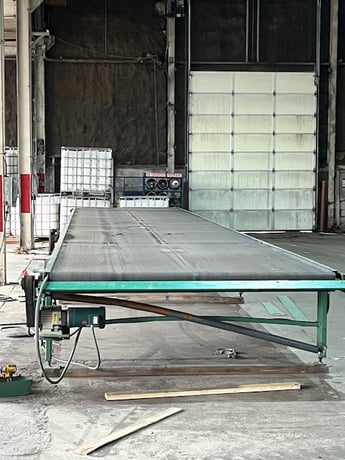96" wide x 44' long, Belt Conveyor, variable speed, 2 HP, 480 V. - Image 2