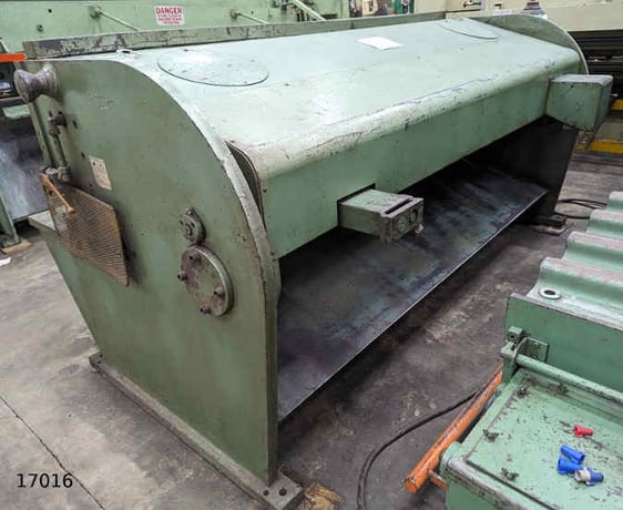 1/8" x 8' DiAcro #818, squaring shear, 14 gauge Stainless Steel, 25 SPM, 9 holddowns, 13-3/4" throat, 25" - Image 2
