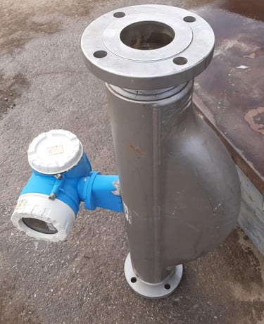Endress & Hauser #83F80-AAASAAAAB9AA, Flowmeter, Stainless Steel, K-Factor 6722/-18, 3" flange, -58 to 392°F - Image 2