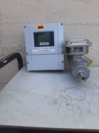Endress & Hauser, Flowmeter, Stainless Steel, K-Factor 20042/8, 3/8" Tri Clamp, -58 to 392&deg;F - Image 2
