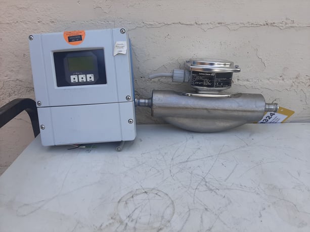 Endress & Hauser, Flowmeter, Stainless Steel, K-Factor 1.9519/9, 3/8" Tri Clamp, -58 to 392°F - Image 1