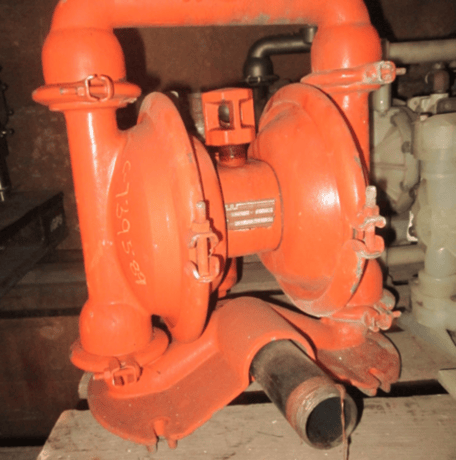 1.5" Wilden #M400/NE, Diaphragm Pump, Carbon Steel, 1.25" outlet, 20-70 GPM - Image 2
