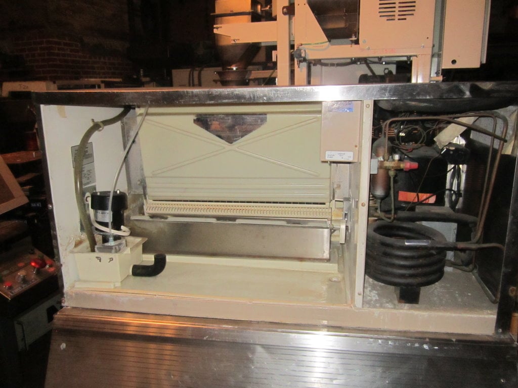 Manitowoc #C6105-BIN, Ice Maker, 500 lb., R-22, Water Cooled, 45" x 26" x 28" bin, 230V - Image 1
