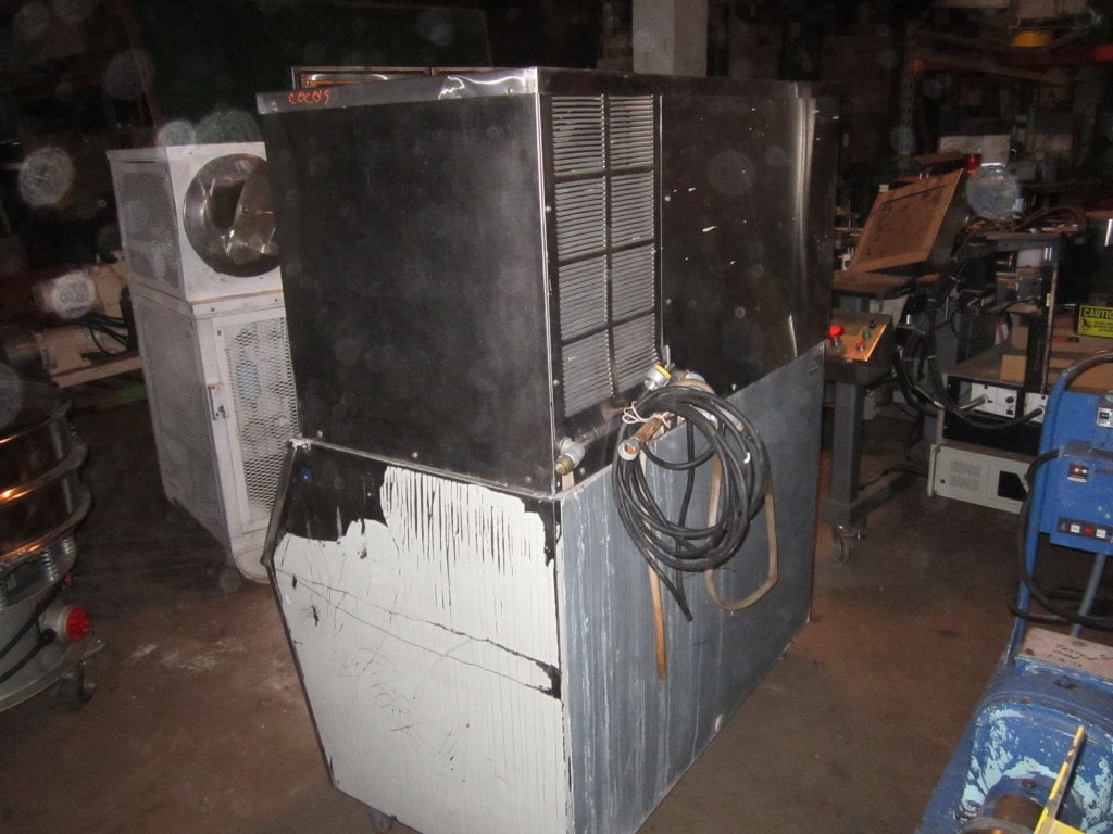 Manitowoc #C6105-BIN, Ice Maker, 500 lb., R-22, Water Cooled, 45" x 26" x 28" bin, 230V - Image 4