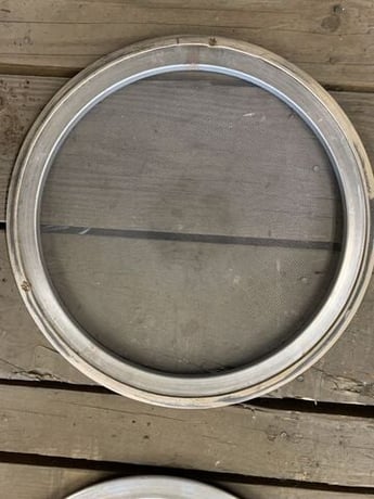 18" Sweco, Replacement Screens, (1) w/center hole and (2) without center hole, qty. 2 - Image 3