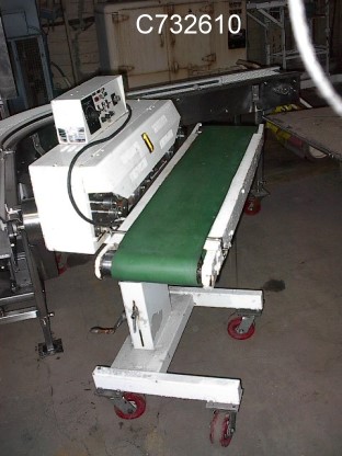All-Line #V7/16V-SP, horizontal bag sealer, includes belt conveyor to convey bags through sealing jaws - Image 2