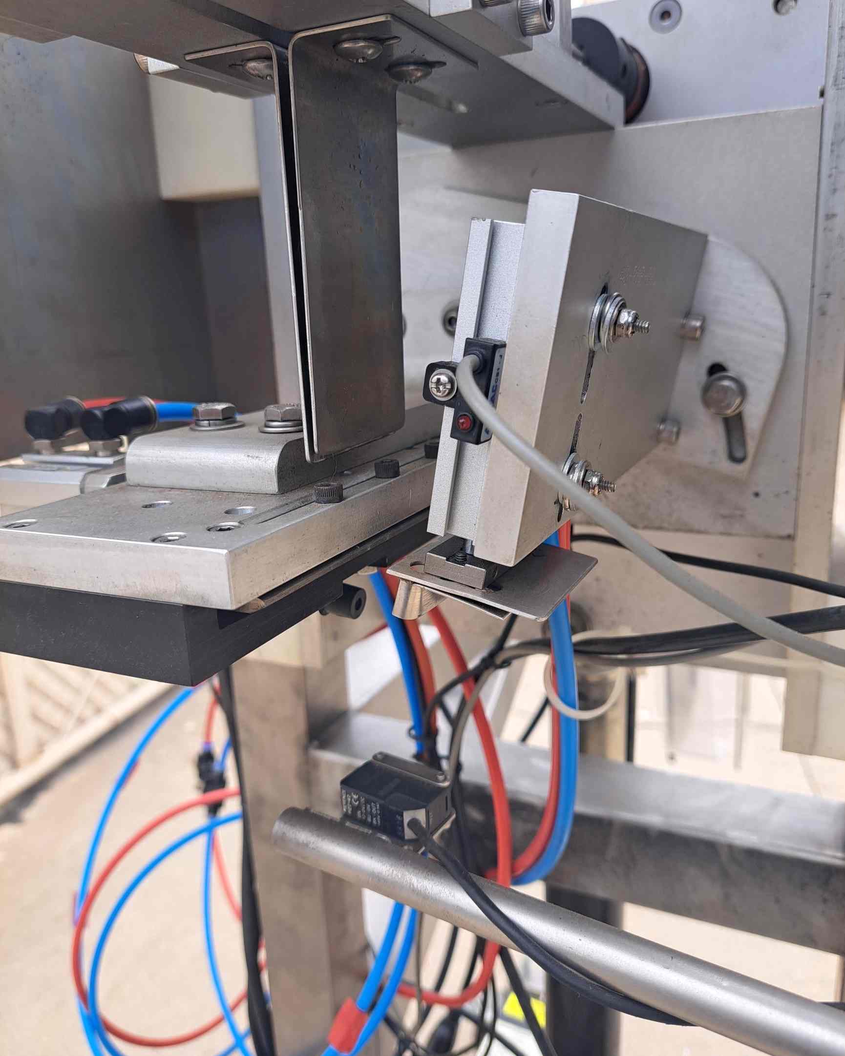 Accutek #42-TEB-001, automatic shrink sleeve tamper evident band sealer, 65 bottles/minute - Image 7