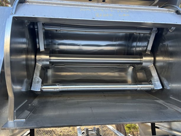 Schaeffer #HS-25, Triple Roller Bar Mixer, 2500 lb., 75 cu.ft., 200 HP - Image 3