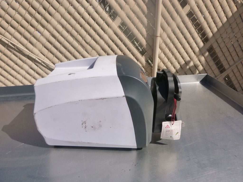 Lead Fluid #BT101S, Peristaltic Pump, .006-2300mL/in, 3 roller, 200 deg.C, Vari-Speed - Image 2