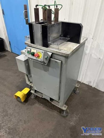 18" Kent #Upcut, cold saw, pneumatic clamps, 22" x11" table area, 5 HP, electric foot pedal - Image 7