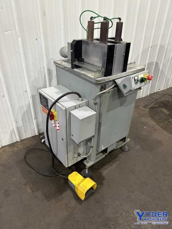 18" Kent #Upcut, cold saw, pneumatic clamps, 22" x11" table area, 5 HP, electric foot pedal - Image 10