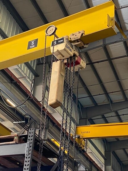 5 Ton, Jib Crane, wall (cantilever) mount, 20' span, with motor driven rotation and Coffing electric chain - Image 2