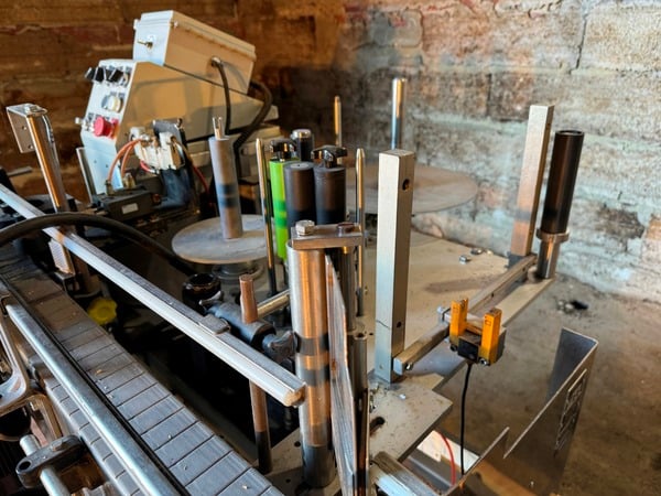 Combustion Engineering King #LH6, Wrap Around Pressure Sensitive Labeler, 6" max label height, 2003 - Image 9