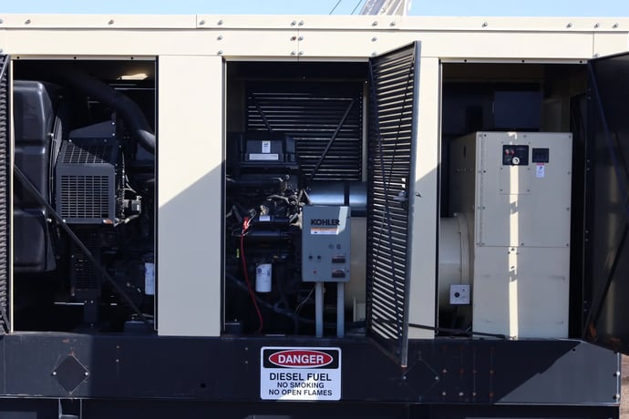 400 kW Kohler #400REOZDD Detroit Diesel Generator, 277/480 Volts, 566 Hours, 2009 - Image 4