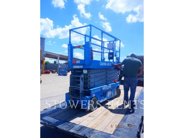 Genie #3232E, Scissor Lift, 32' lift height, 2015 - Image 1