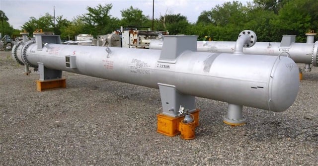 2143 sq.ft., 412FV psi shell, 372FV psi tube, Ilsung, 392&deg;F, 4" inlet & outlet, (2) 2" vents, unused 2015 - Image 10