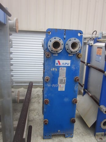 464 sq.ft., APV, R5MGS16, plate heat exchanger, 200 psi, 250&deg;F, 85 plates, 1998 - Image 1
