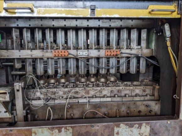 Platarg #912, eyelet transfer press, 13 stations, 6.50" stroke, 3.11" depth of draw, die blocks - Image 3