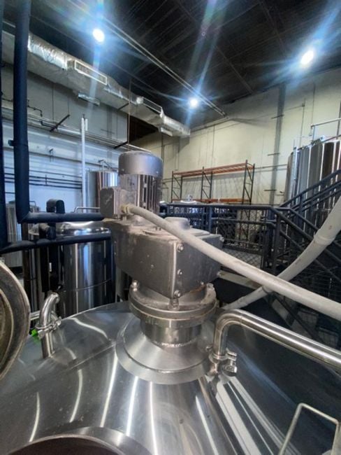 465 gallon JV Northwest, vertical Stainless Steel mix tank, 4' dia. x 10' high, Stainless Steel filter type - Image 3
