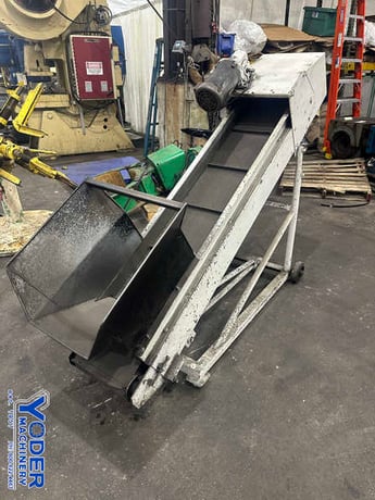 12-1/4" Chip conveyor, 1" flights, 52" dump height, adjustable leg height, 1/2 HP, 110/230 V. - Image 1