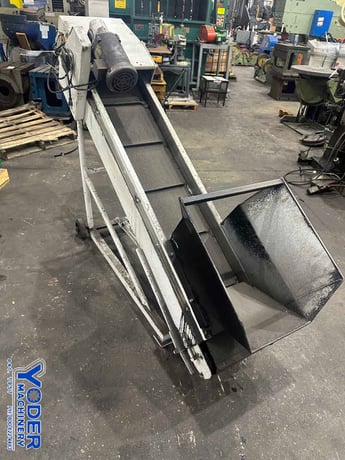 12-1/4" Chip conveyor, 1" flights, 52" dump height, adjustable leg height, 1/2 HP, 110/230 V. - Image 2