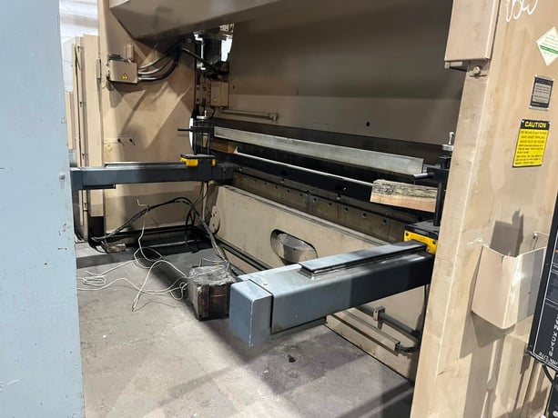 175 Ton, Cincinnati #175AF10 Autoform, CNC hydraulic press brake, 12' overall, 126-1/2" between housing - Image 2