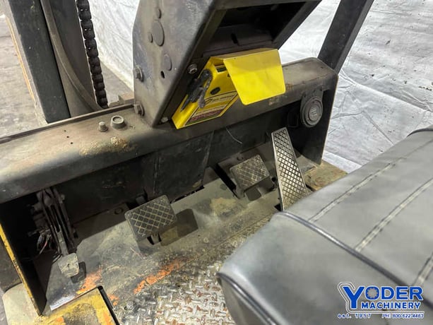 8000 lb. Caterpillar #T80D, LPG forklift, 123" lift height, side shift, roll cage, 4 cylinder engine - Image 10