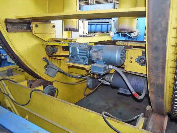 2200 lb. AIM traveling upender, 6" dia. x 44" face rolls, 3 HP motor, 66" long support arms, 2001,S45189 - Image 9