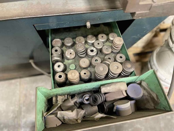 30 Ton, Amada #D-750, Duplicator Punch, 1" / 25mm stroke length, 6-5/8" shut height, 2 HP, 1979 - Image 8