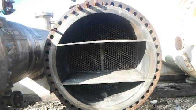 3022 sq.ft., 300 psi shell, Manning & Lewis, heat exchanger, 600 psi tube, 700°F, 1992 - Image 2