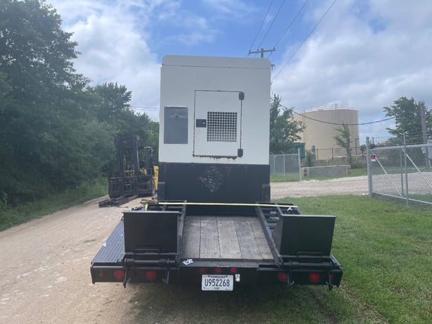 503 KW Atlas Copco #QAS600, trailer mounted, Tier 2, sound attenuated enclosure, 240/480 Volts, 2314 hours - Image 2