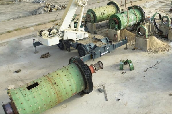 8' x 17' Kennedy Van Saun ball mills, 400 HP, gear box 6.95 ratio, air clutch, rubber liner, (3 available) - Image 3