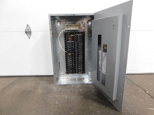 100 Amp. General Electric, AQF3301ABX, Spectra A-Series, panelboard, 4-wire, 120/208Y Volts - Image 2