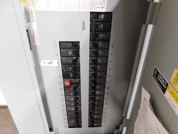 100 Amp. General Electric, AQF3301ABX, Spectra A-Series, panelboard, 4-wire, 120/208Y Volts - Image 4