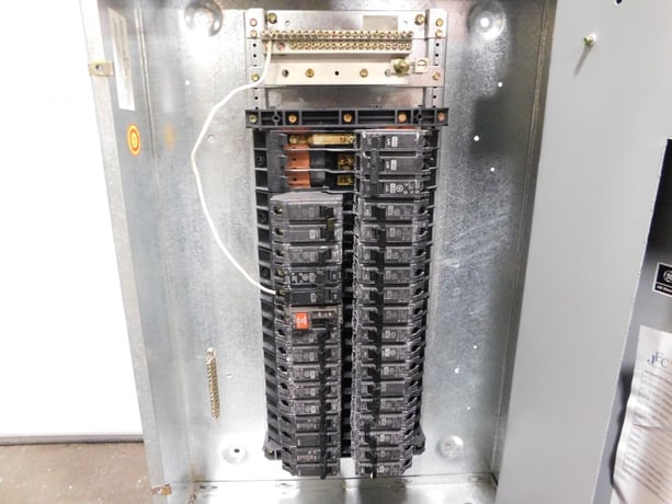 100 Amp. General Electric, AQF3301ABX, Spectra A-Series, panelboard, 4-wire, 120/208Y Volts - Image 5