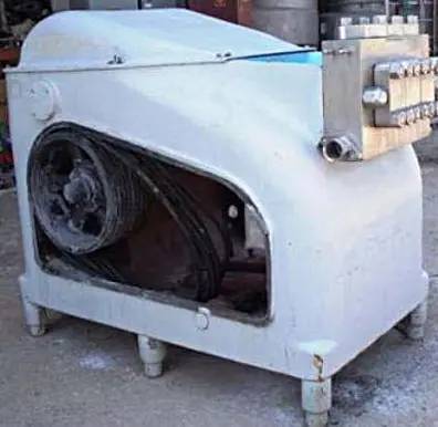 APV Gaulin #4000-DJF40, painted frame homogenizer, 4000 GPH, 2500 psi, 2 stages - Image 5