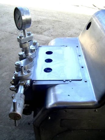Waukesha Cherry-Burrell #SS-2100-VBR, homogenizer, 1400 GPH, 1200 psi, 1 stage, 40 HP Leeson motor - Image 6