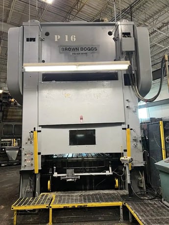 600 Ton, Brown & Boggs #SS2-600-84-48, straight side double crank press, 8" stroke, 24" Shut Height, 12" - Image 2