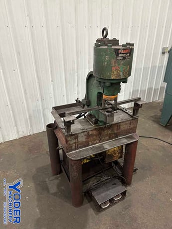 60 Ton, Peddinghaus #FP-60, hydraulic flange punch, 4-1/2" throat, electric foot pedal, 10 HP - Image 9