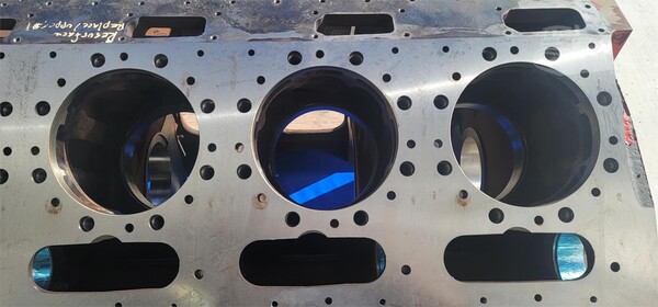 Caterpillar #350-1413, 3512C rebuilt engine block, S/N R1A00712 - Image 8