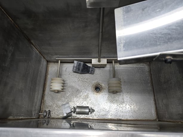 Wayne, lab strand pelletizing downstream equipment, 30" L x 16" width x 24" Deep strand cooling tank - Image 10