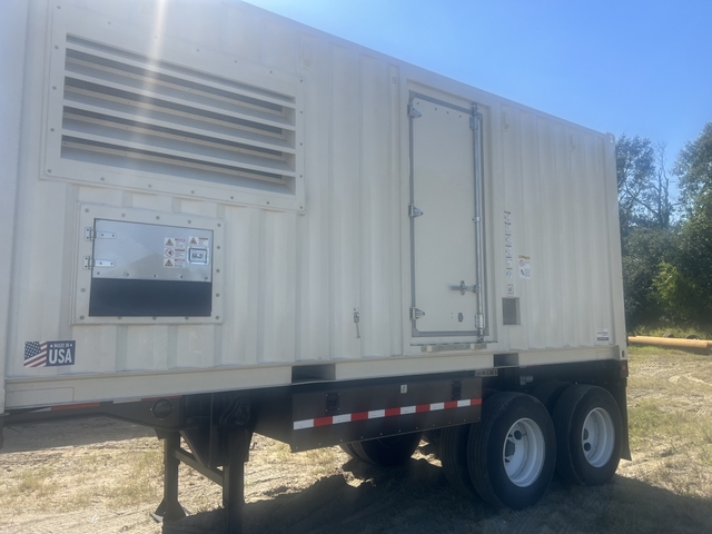 567 KW Caterpillar #LC7, stationary generator, prime duty, 480 Volts, 708 KVA, 1800 RPM, 2006 - Image 2