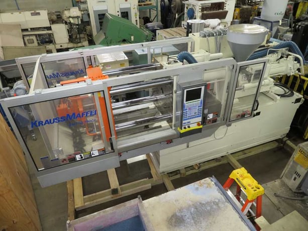 110 Ton, 5 oz., Krauss Maffei #KM110-390-C2, inkection molding machine, 35mm screw, 1998 - Image 1