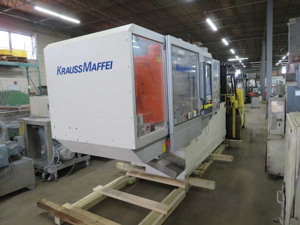 110 Ton, 5 oz., Krauss Maffei #KM110-390-C2, inkection molding machine, 35mm screw, 1998 - Image 10