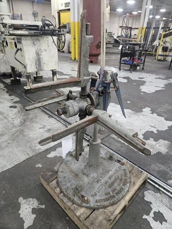 600 lb. Littell, uncoiler, 10" mandrel, 15"-20" ID, 36" outside dimensions, non-motorized, manual expansion - Image 1