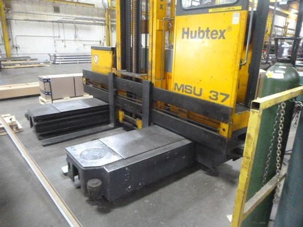 8000 lb. (3700 kg) Hubtex #MSU37, electric multidirectional sideloader - Image 4