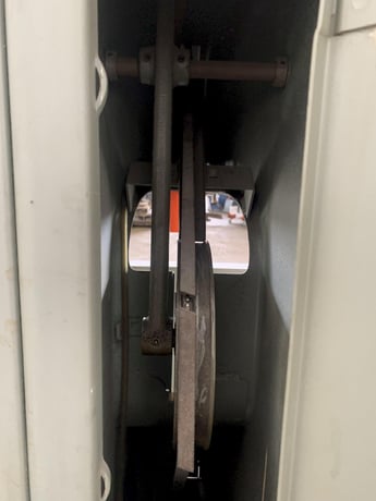 18" Grob #FAB-18, vertical saw, 20" x 20" table - Image 10