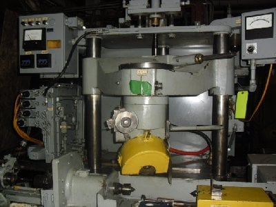 Star #4-4, gear cutter sharpener, 12 index plates, coolant system, Trabon power lube, 1984 - Image 2