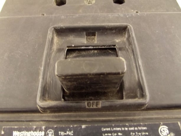 175 Amps, Westinghouse TRIP 600 Volts 3P Circuit Breaker LA TRI PAC Frame 5685D80G02 - Image 3