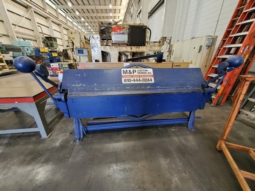 12 gauge x 8' Chicago #812, manual apron brake, independent manual clamping on each end w/adjustment - Image 2